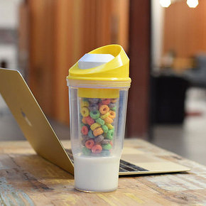 CruchCup Portable Cereal Server