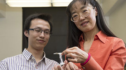 Gum-Like Material Prevents Lithium Battery Fires