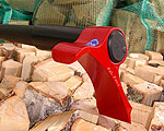 Oddly Shaped Leveraxe Makes Splitting Wood a Snap
