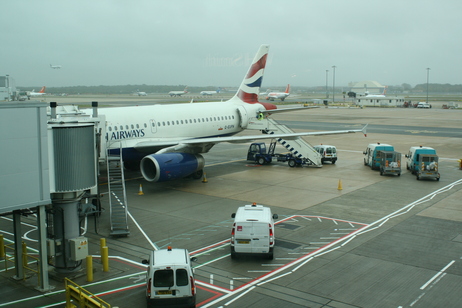 British_Airways_G-EUPN_at_Gatwick_Airport_-_Morten_Amundsen.jpg