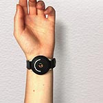 Dopple Wearable Vibrates for Focus and Calm