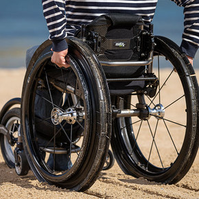 Gecko Traxx Takes Wheelchairs Off-Road