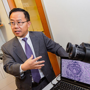 Hyperspectral Microscope Sees Cancerous Tissue