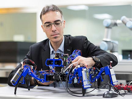 SiSpis Robot Spiders Could 3D Print a Car