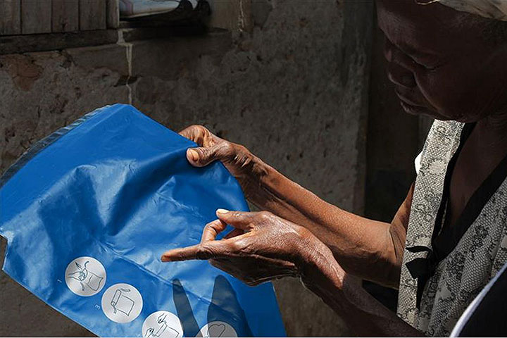 SolarSack Purifies Water with the Sun