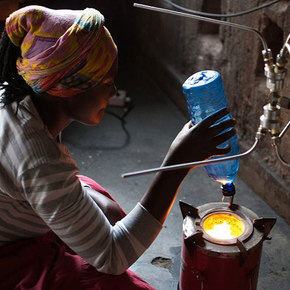 Pellet-Fueled Cookstove Cuts Air Pollution