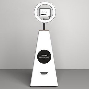 Selfiebot Robotic Roving Photobooth