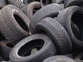 Tire Fibers Reduce Concrete Explosions