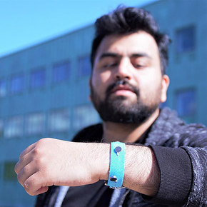 Wristband Helps You Track Your Feelings
